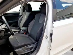 Škoda OCTAVIA COMBI AMBITION 2.0 TDI DSG thumbnail