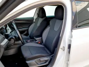 Škoda OCTAVIA COMBI AMBITION 2.0 TDI DSG thumbnail