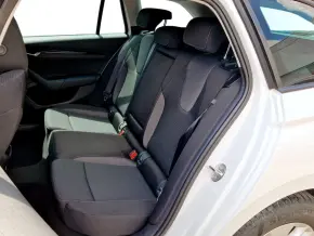 Škoda OCTAVIA COMBI AMBITION 2.0 TDI DSG thumbnail