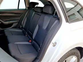 Škoda OCTAVIA COMBI AMBITION 2.0 TDI DSG thumbnail