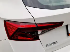Škoda FABIA AMBITION 1.0 TSI thumbnail