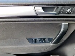 VW Touareg Mountain V6 TDI BMT thumbnail