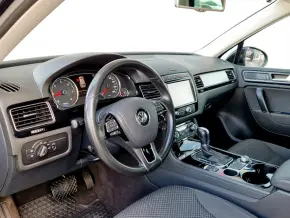 VW Touareg Mountain V6 TDI BMT thumbnail