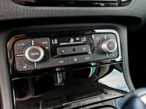 VW Touareg Mountain V6 TDI BMT thumbnail