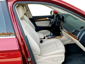 Audi Q5 Advanced 50 TFSI e quattro 299 CP thumbnail