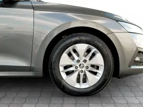 Škoda OCTAVIA AMBITION 2.0 TDI DSG thumbnail