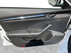 Škoda OCTAVIA COMBI AMBITION 2.0 TDI DSG thumbnail