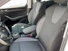 Škoda OCTAVIA COMBI AMBITION 2.0 TDI DSG thumbnail