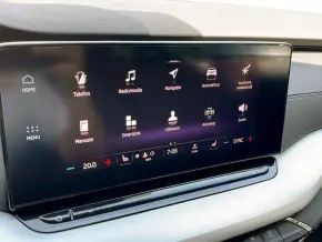 Škoda OCTAVIA COMBI AMBITION 2.0 TDI DSG thumbnail