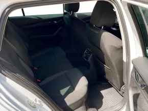 Škoda OCTAVIA COMBI AMBITION 2.0 TDI DSG thumbnail