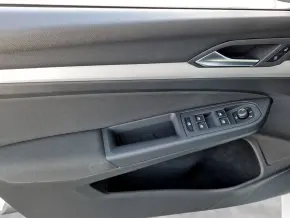 VW Golf Life 1.5 TSI ACT thumbnail