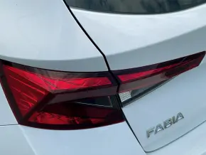 Škoda FABIA AMBITION 1.0 TSI thumbnail