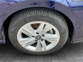 VW Golf Life 1.5 eTSI ACT DSG mild hyb thumbnail