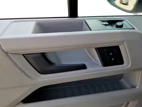 VW Crafter 3.5 Furgon L4H3 FWD 103kW thumbnail