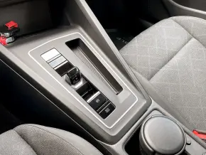 VW Golf Life 1.5 eTSI ACT DSG mild hyb thumbnail
