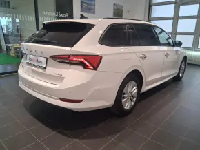 Škoda OCTAVIA COMBI AMBITION 2.0 TDI thumbnail