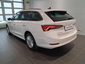 Škoda OCTAVIA COMBI AMBITION 2.0 TDI DSG thumbnail