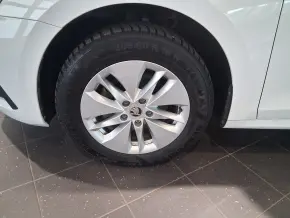 Škoda OCTAVIA COMBI AMBITION 2.0 TDI DSG thumbnail