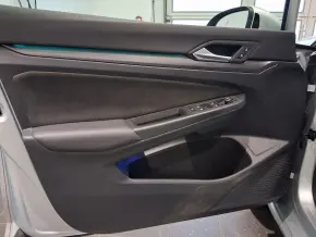 VW Golf Var.Style mildHy. 1.5 eTSI ACT DSG thumbnail