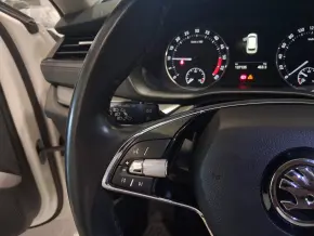 Škoda OCTAVIA COMBI AMBITION 2.0 TDI thumbnail