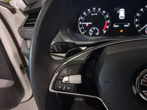 Škoda OCTAVIA COMBI AMBITION 2.0 TDI DSG thumbnail