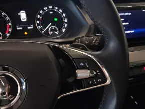 Škoda OCTAVIA COMBI AMBITION 2.0 TDI DSG thumbnail
