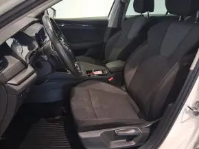 Škoda OCTAVIA COMBI AMBITION 2.0 TDI DSG thumbnail