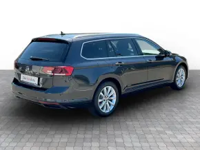 VW Passat Var.Comfortline 2.0 TDI DSG thumbnail