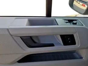 VW Crafter 3.5 Furgon L4H3 FWD 103kW thumbnail