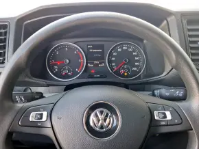 VW Crafter 3.5 Furgon L4H3 FWD 103kW thumbnail