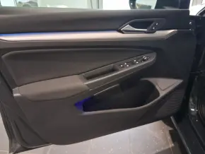 VW Golf Life 1.0 TSI thumbnail