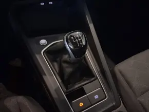 VW Golf Life 1.0 TSI thumbnail