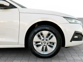 Škoda OCTAVIA COMBI AMBITION 2.0 TDI DSG thumbnail