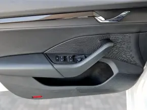 Škoda OCTAVIA COMBI AMBITION 2.0 TDI DSG thumbnail