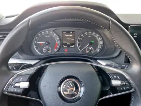 Škoda OCTAVIA COMBI AMBITION 2.0 TDI DSG thumbnail