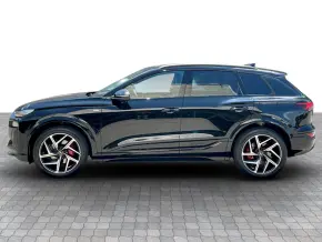 Audi Q6 e-tron quattro thumbnail