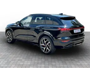 Audi Q6 e-tron quattro thumbnail