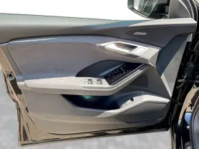 Audi Q6 e-tron quattro thumbnail