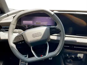 Audi Q6 e-tron quattro thumbnail