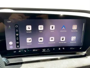 Audi Q6 e-tron quattro thumbnail