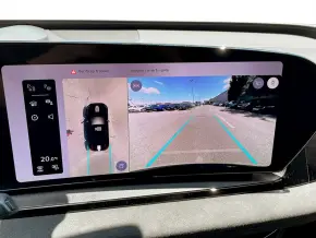 Audi Q6 e-tron quattro thumbnail