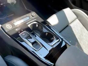 Audi Q6 e-tron quattro thumbnail