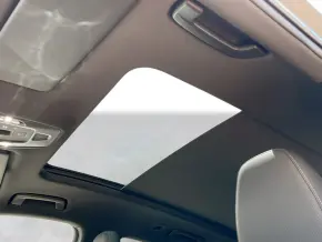 Audi Q6 e-tron quattro thumbnail