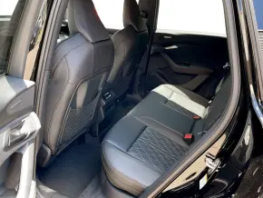 Audi Q6 e-tron quattro thumbnail