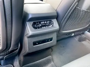 Audi Q6 e-tron quattro thumbnail