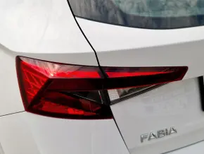 Škoda FABIA AMBITION 1.0 TSI thumbnail