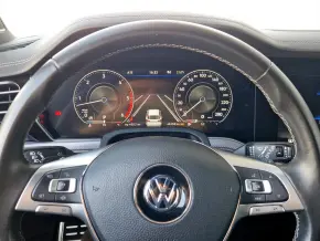 Touareg R-Style V6 TDI thumbnail
