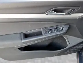 VW Golf Life 1.0 TSI thumbnail