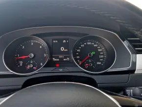 VW Passat Comfortline 2.0 TDI DSG thumbnail