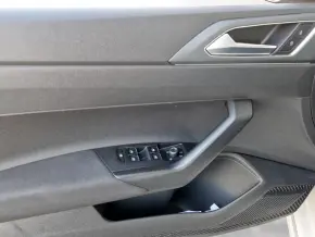 VW Taigo R-Line 1.5 TSI DSG thumbnail